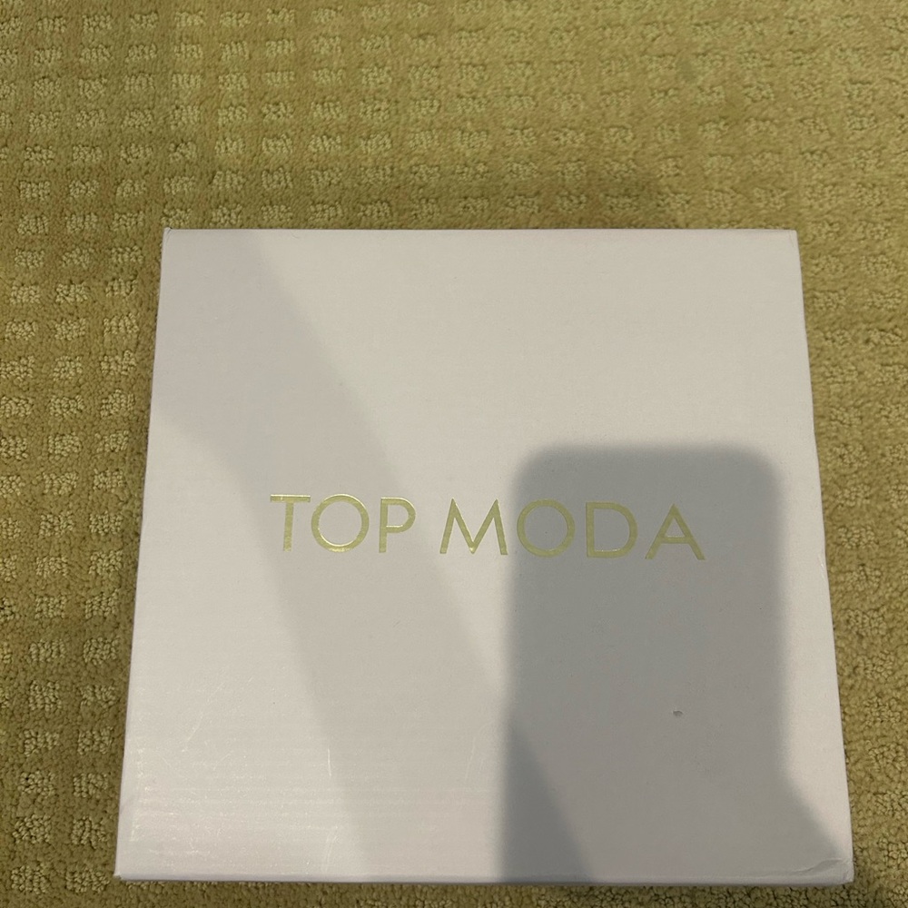 TOP Moda White Elegant Top